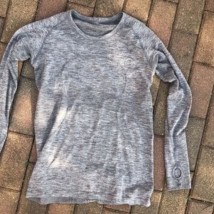 Lululemon long sleeve tee LARGE